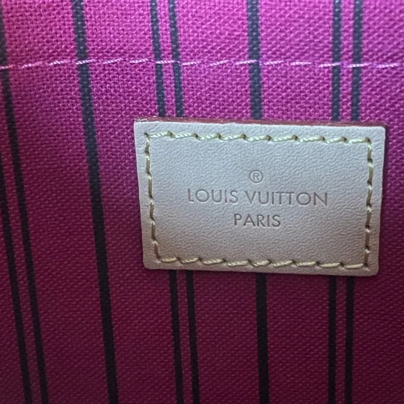 Louis Vuitton Gray Monogram Wristlet pouch - Picture 12 of 17